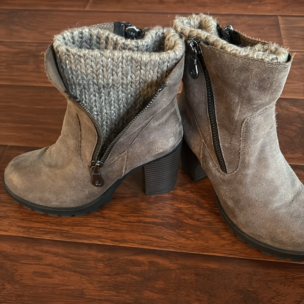 Mossimo Double Zip Sweater Lined Ankle Boots Size 8.5 Heel 3.5”